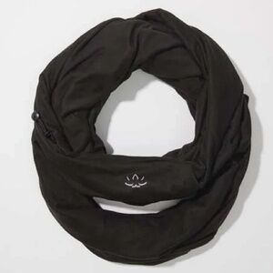 Beyond Yoga Hidden Pocket Infinity Scarf